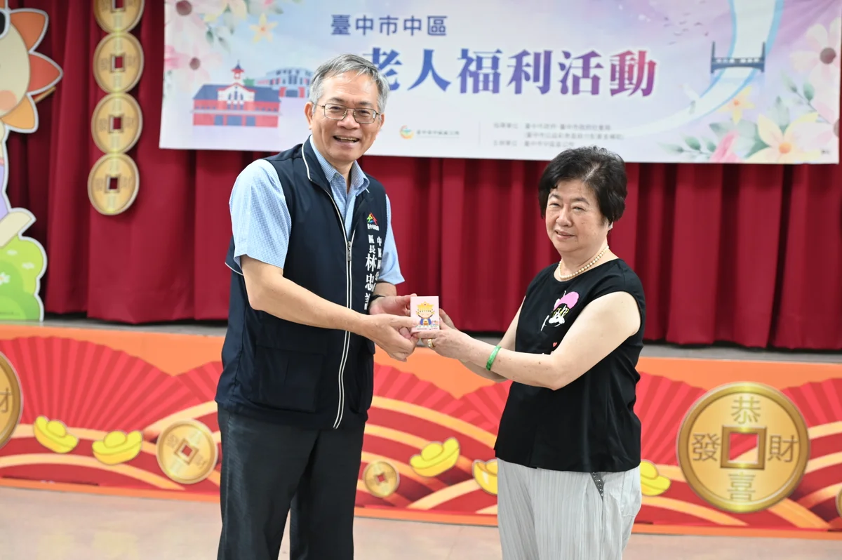 夜裡多一點亮光 台中媽祖吊飾陪長者走得更安心
