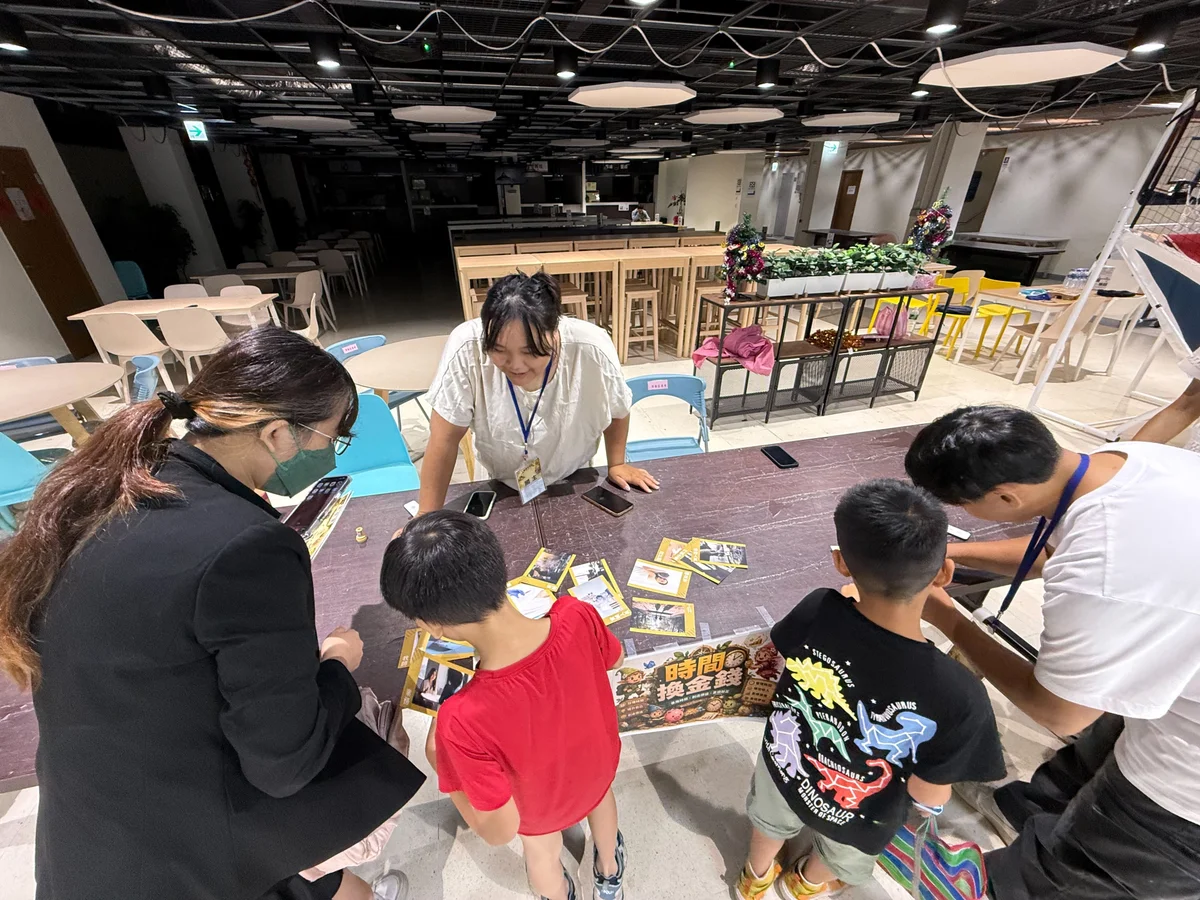 從受助者到關主 新竹縣青年用闖關帶孩子認識理財