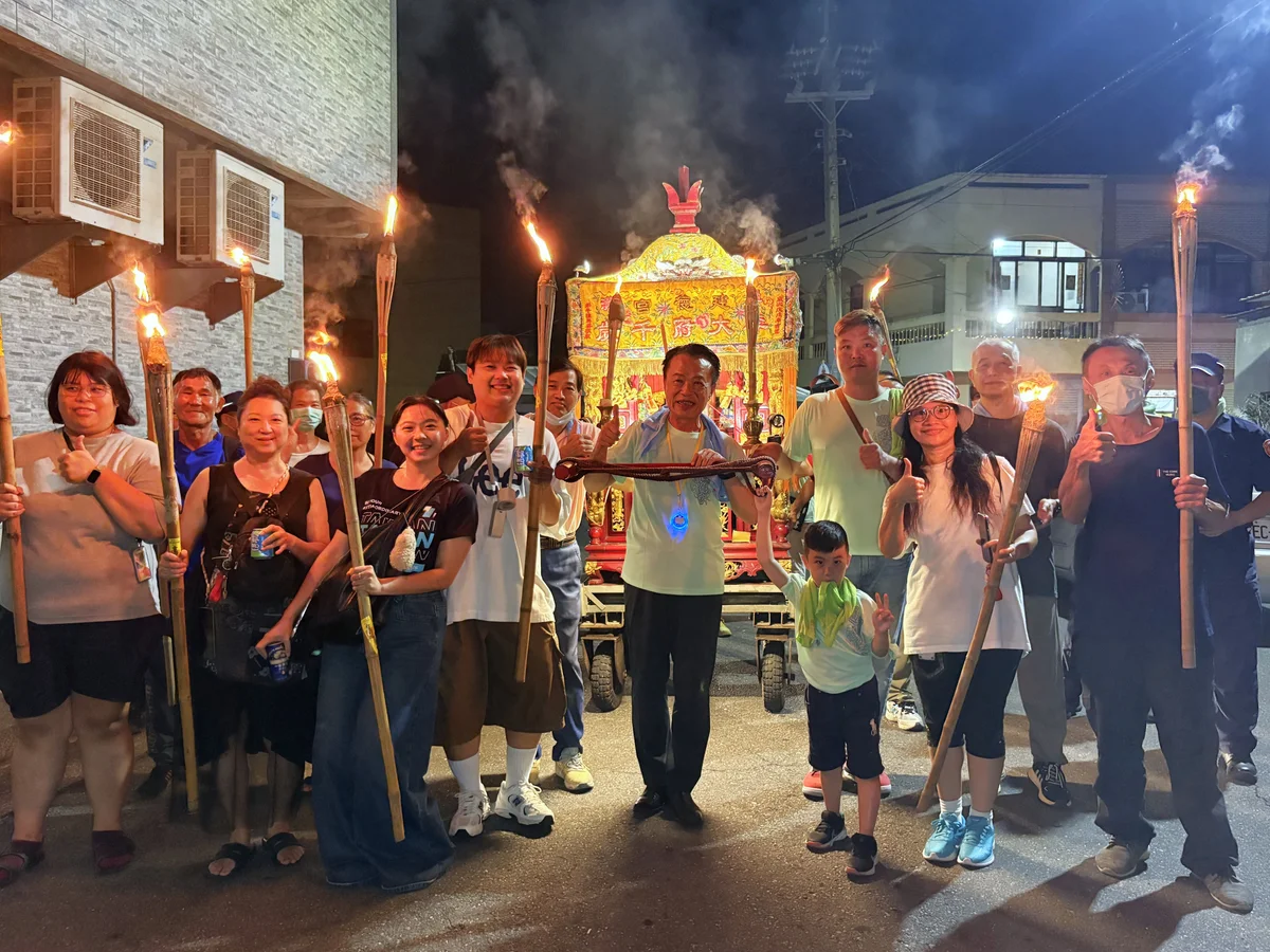 過溝火燈照亮農曆七月夜路　百年夜巡走進布袋鄉親生活