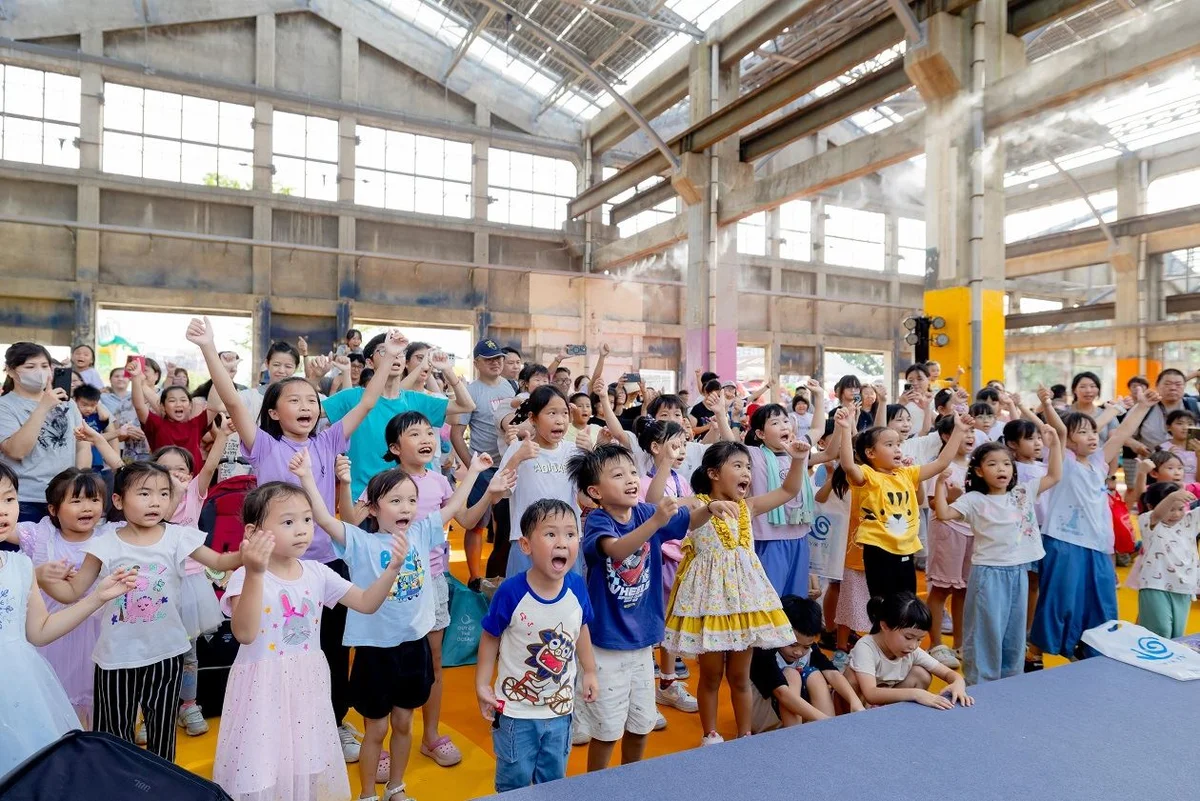 舊高雄機廠打開圍牆 親子遊樂園區首日湧入3萬人