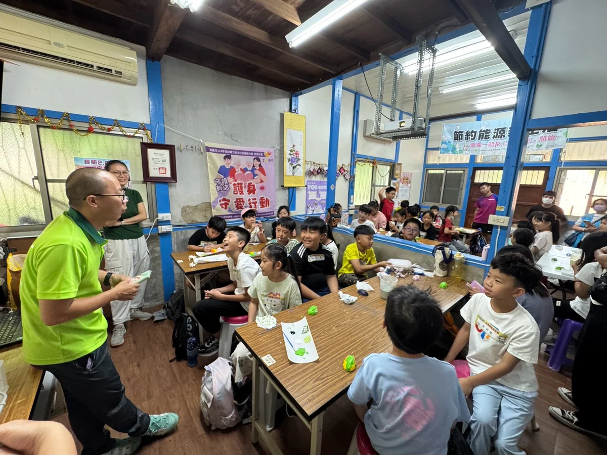 走進新店社區寫成廣播劇　嘉義孩子把節能帶回家