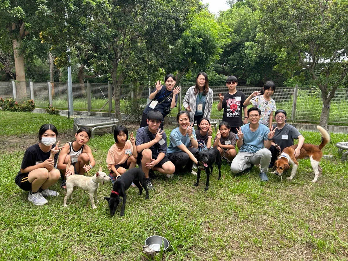 五天陪伴換來信任 后里收容犬在孩子身邊慢慢敞開心房