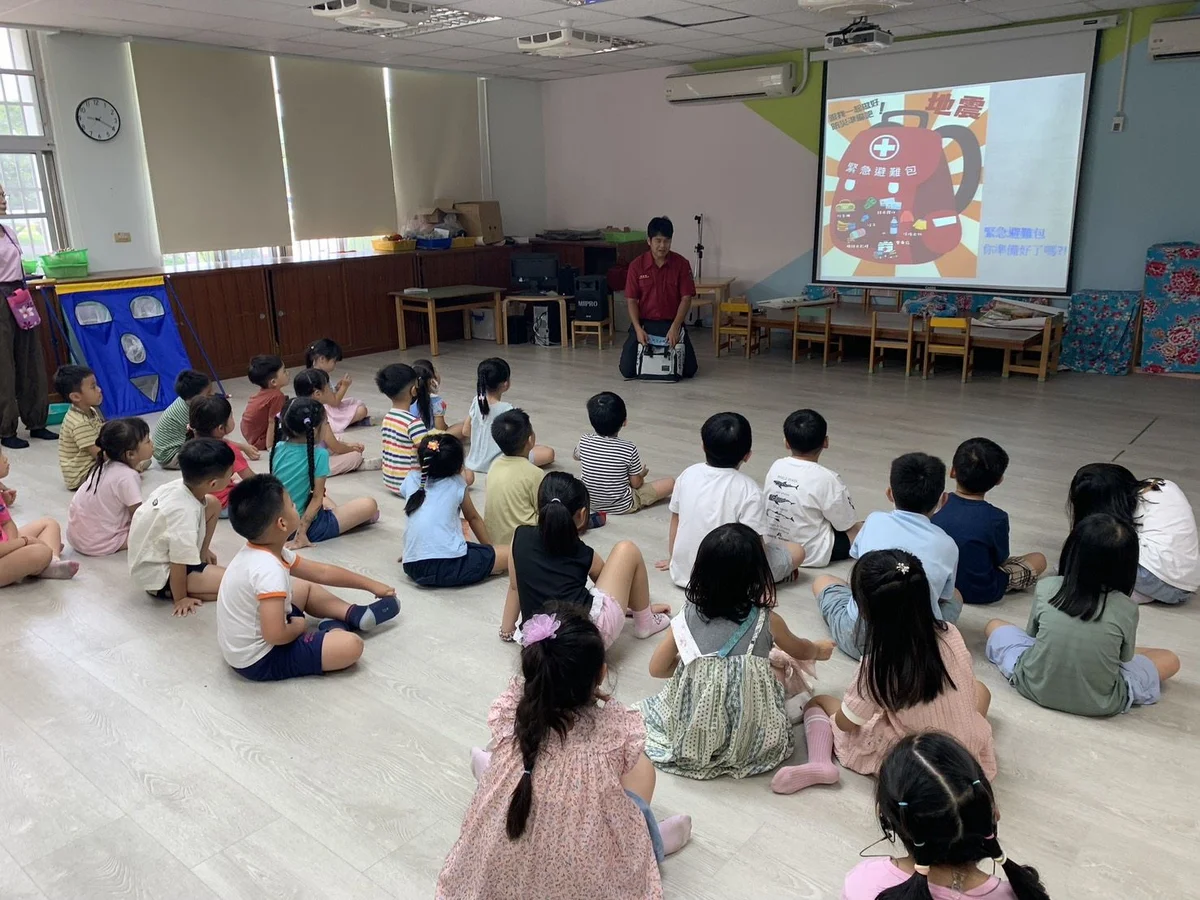 公館幼兒園練起趴下掩護穩住 地震來時先學會保護自己