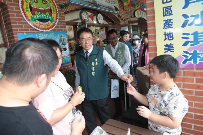 葫蘆埤暑假親水派對開跑 四天邀親子下水玩埤一下