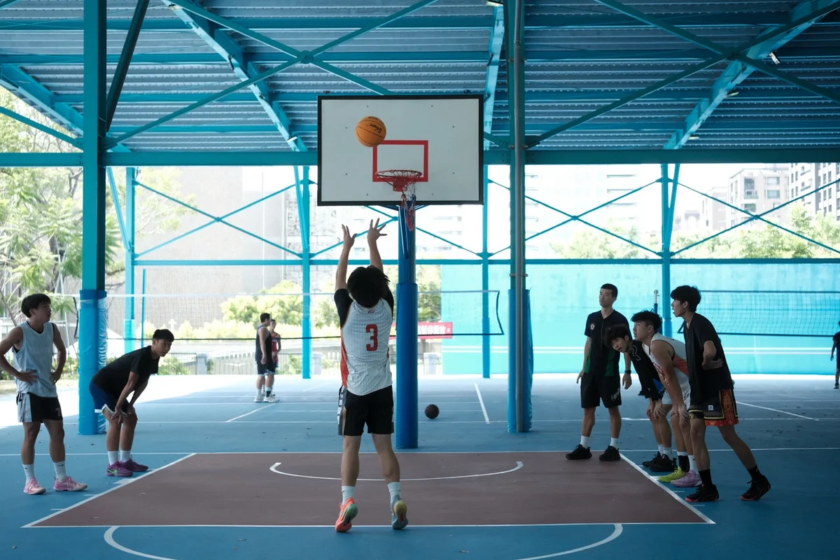 向上國中球場熱起來 192名少年拚出青少盃冠軍