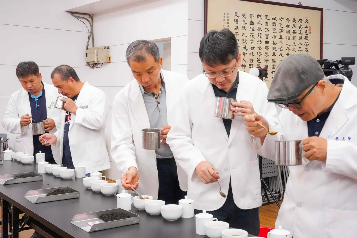 坪林香韻紅茶比賽揭曉 周印茶園周孫正首奪特等獎