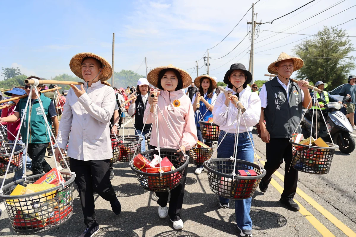 口湖牽水車藏揭序幕 鄉親挑飯擔放水燈追思1845水患先民