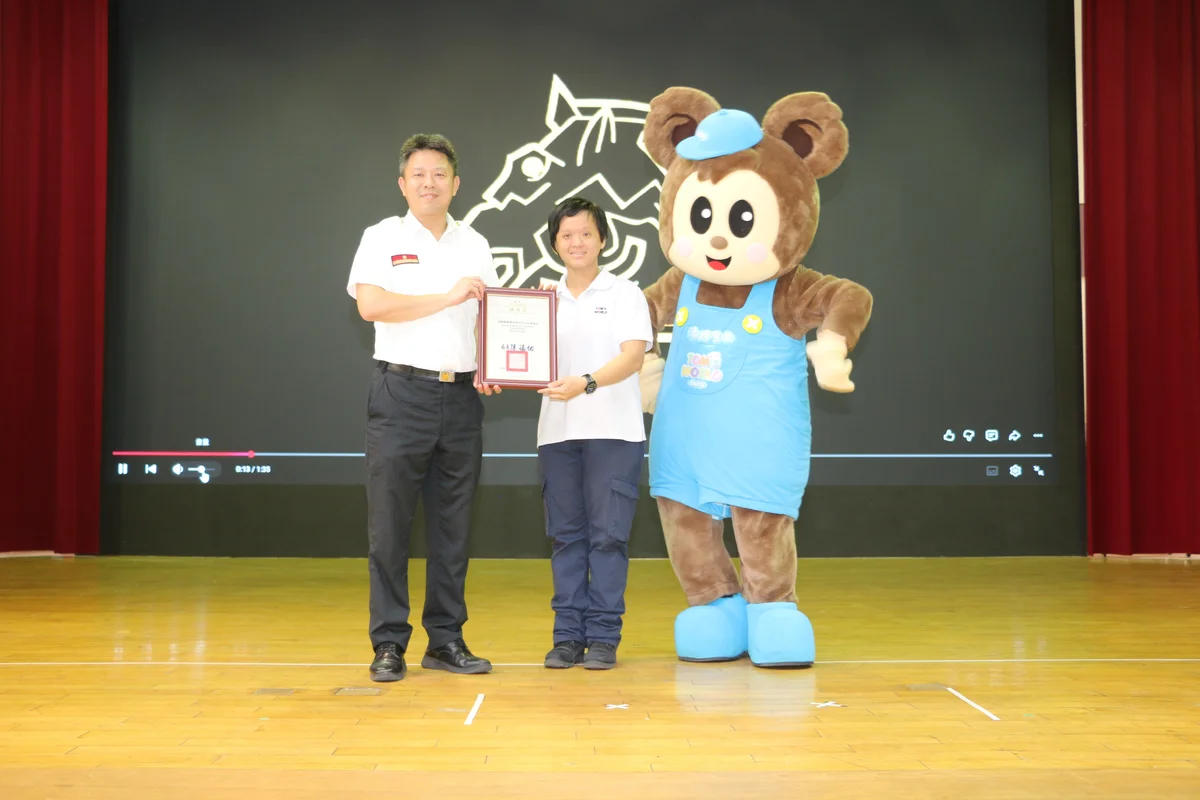 消防栓前學逃生 惠文國小暑期消防營三梯次額滿