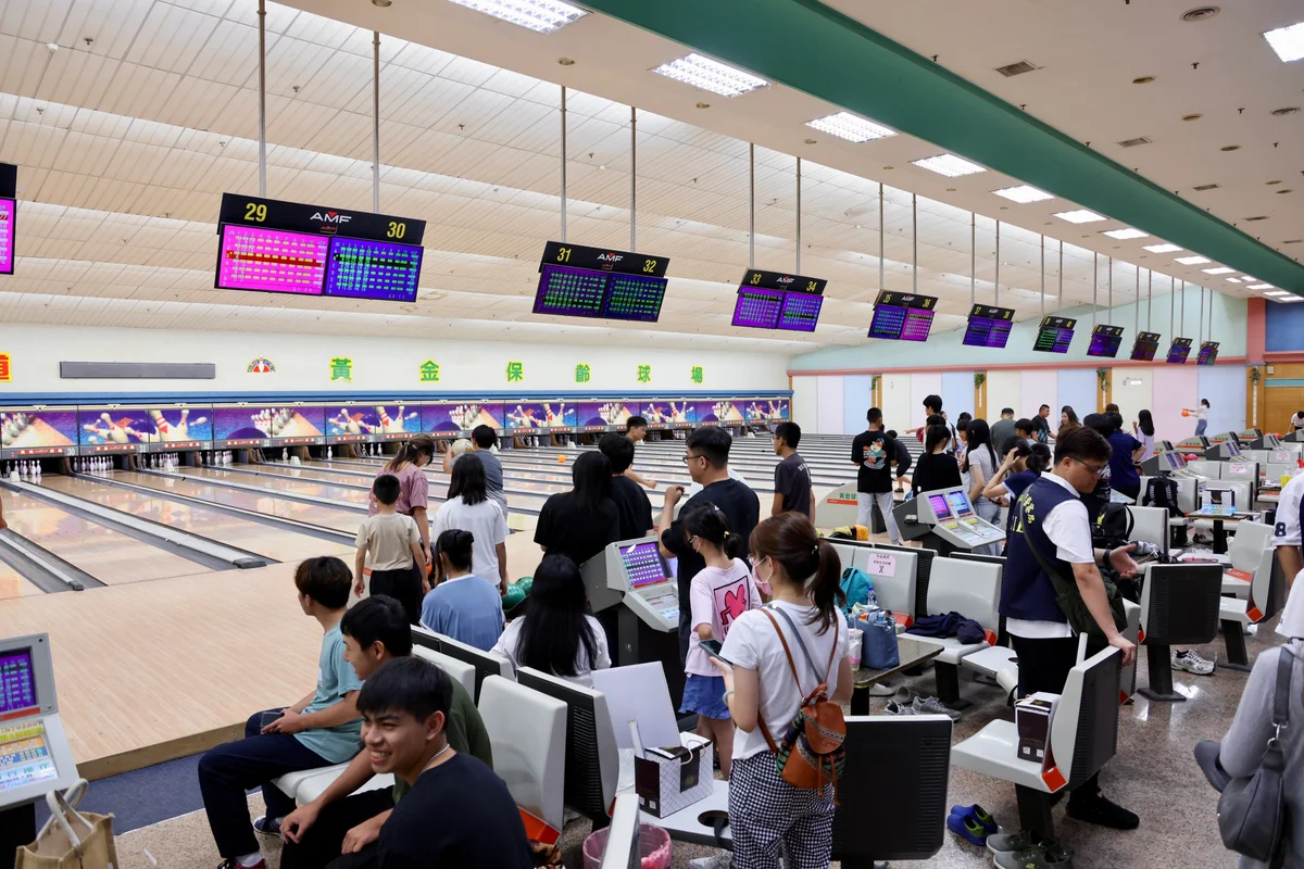 台南青春專案從保齡球開跑 96名青少年暑假先拚安全觀念