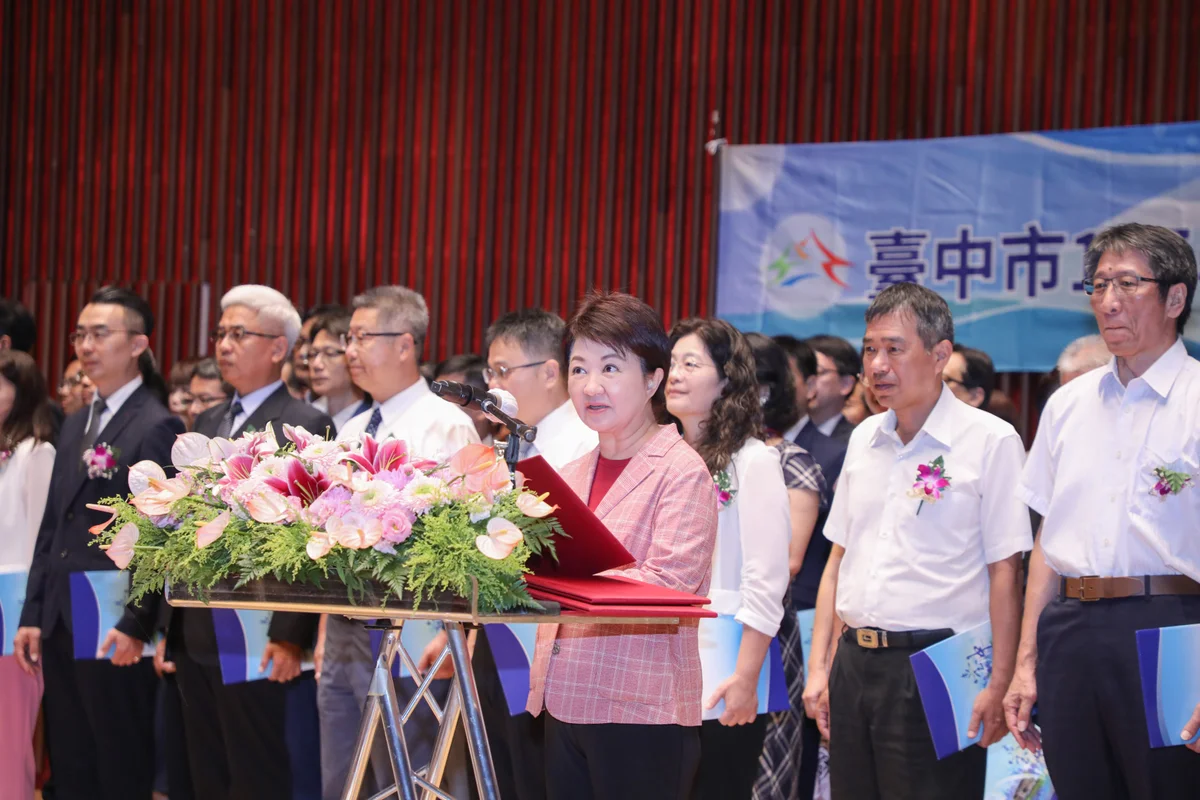 102位校園長接棒 盧秀燕盼用有心有愛辦好教育
