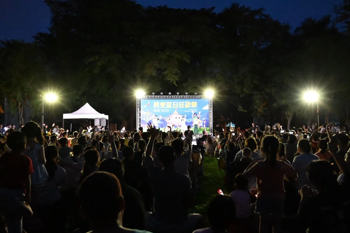 YOYO家族、POLI唱進縣民公園 親子揮著魔法棒共度夏夜